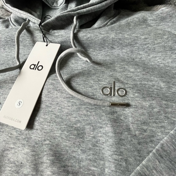 Alo Yoga Grey Hoodie – Size Small 🤍 (NWT) - Picture 2 of 4